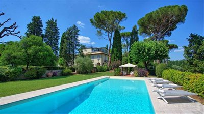 1 - Florence, Country House