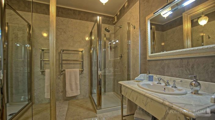 Image No.17-5 Bed Apartment for sale