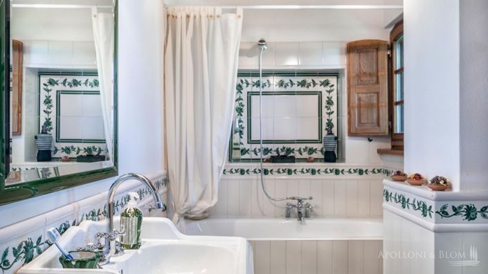 Image No.18-4 Bed Apartment for sale