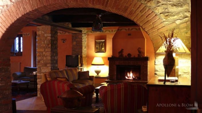 Image No.5-10 Bed Apartment for sale