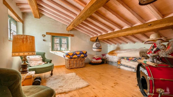 Image No.10-6 Bed Apartment for sale