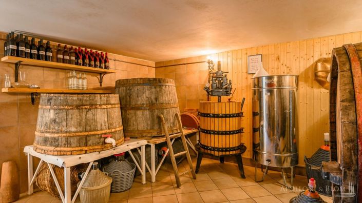 Image No.26-6 Bed Apartment for sale