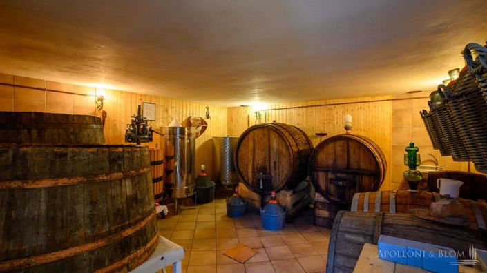 Image No.27-6 Bed Apartment for sale