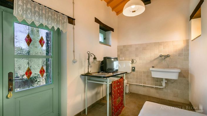 Image No.8-6 Bed Apartment for sale