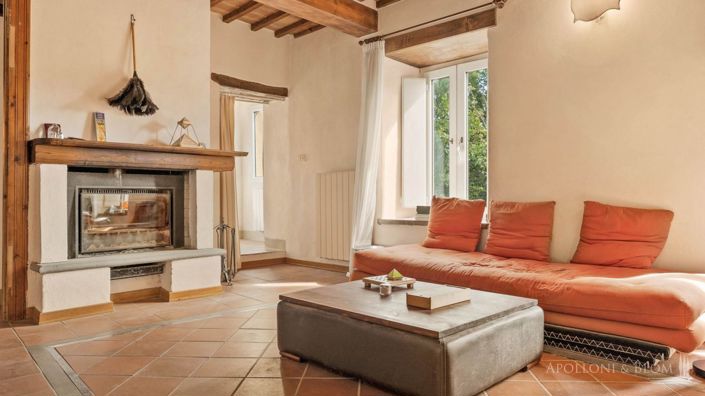 Image No.13-8 Bed Apartment for sale