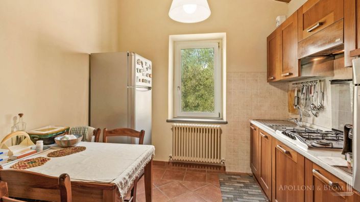 Image No.17-8 Bed Apartment for sale