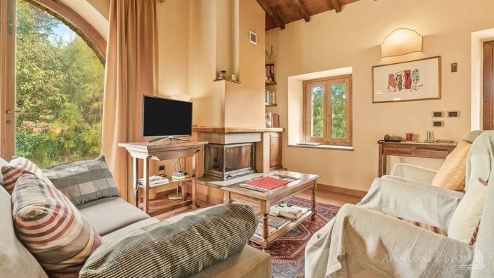 Image No.18-8 Bed Apartment for sale