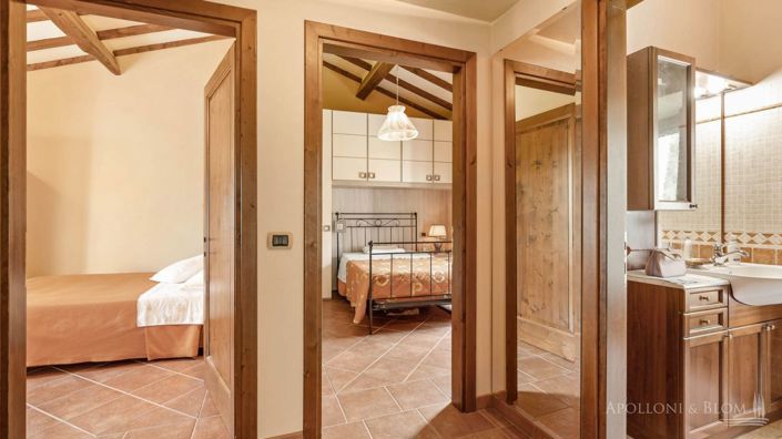 Image No.22-8 Bed Apartment for sale