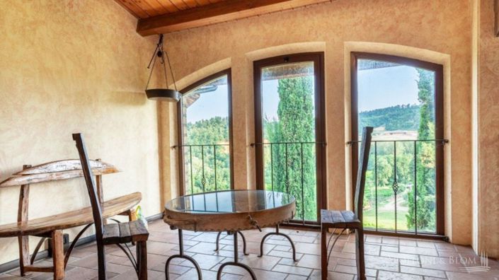 Image No.6-2 Bed Vineyard for sale