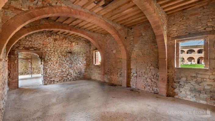 Image No.20-6 Bed Apartment for sale