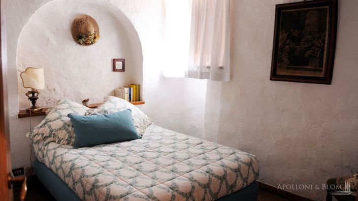 Image No.15-6 Bed Apartment for sale