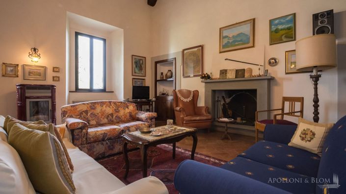 Image No.13-8 Bed Apartment for sale