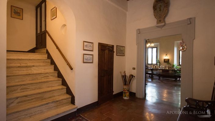 Image No.3-8 Bed Apartment for sale