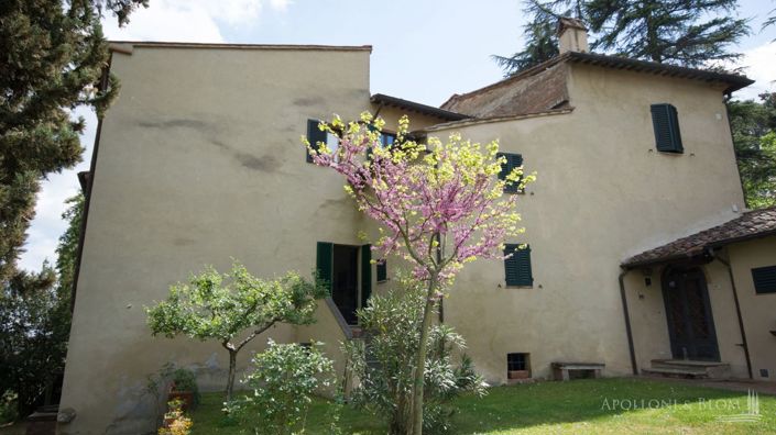 Image No.9-8 Bed Apartment for sale