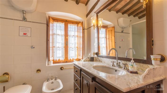 Image No.19-6 Bed Apartment for sale