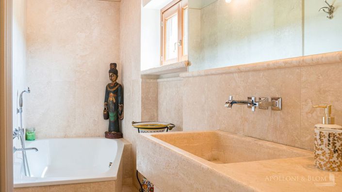 Image No.17-4 Bed Villa for sale