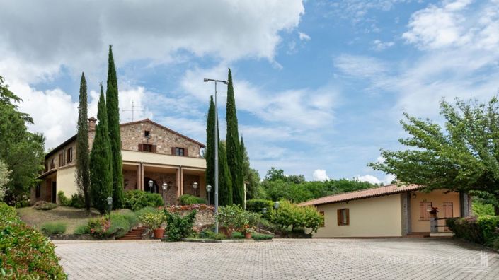 Image No.11-13 Bed Apartment for sale