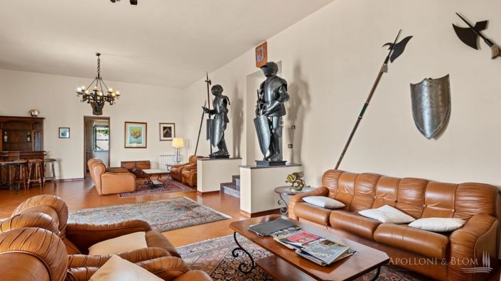 Image No.15-13 Bed Apartment for sale