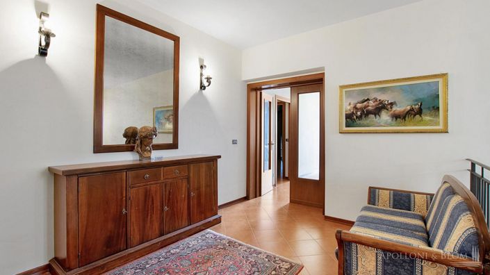 Image No.24-13 Bed Apartment for sale