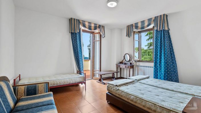 Image No.27-13 Bed Apartment for sale