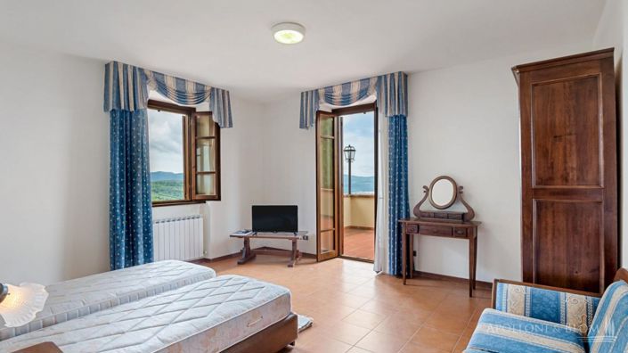 Image No.28-13 Bed Apartment for sale