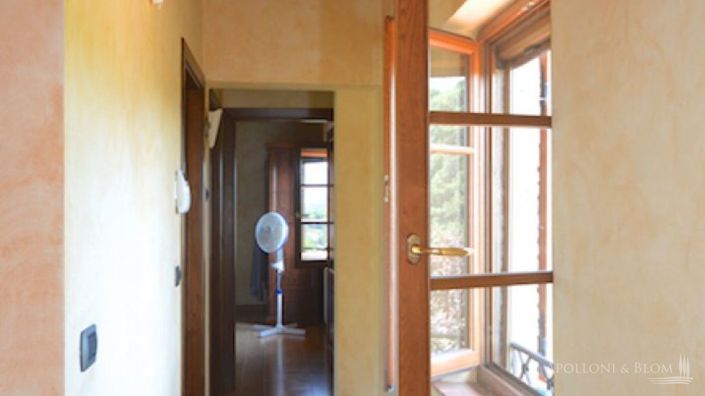 Image No.11-5 Bed Apartment for sale