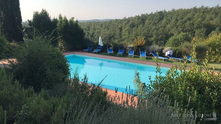 Image No.2-Appartement de 37 chambres à vendre à Sienne