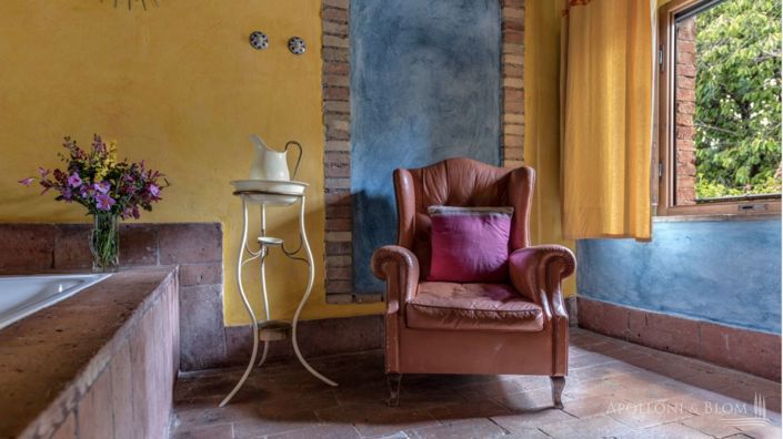 Image No.7-14 Bed Apartment for sale