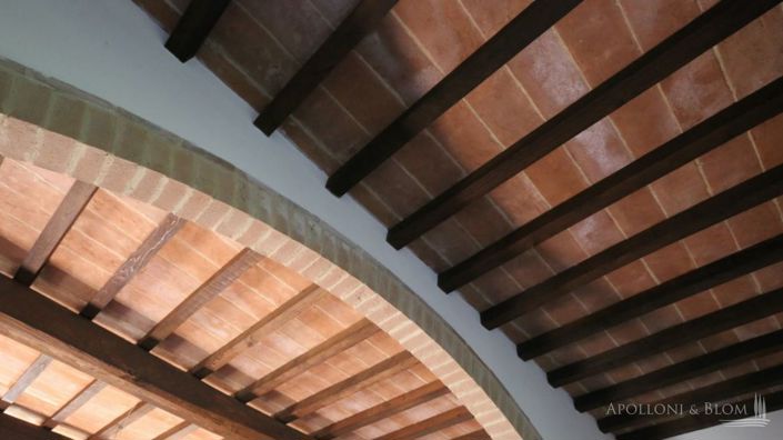 Image No.21-6 Bed Apartment for sale