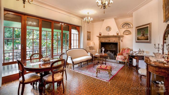 Image No.12-8 Bed Villa for sale