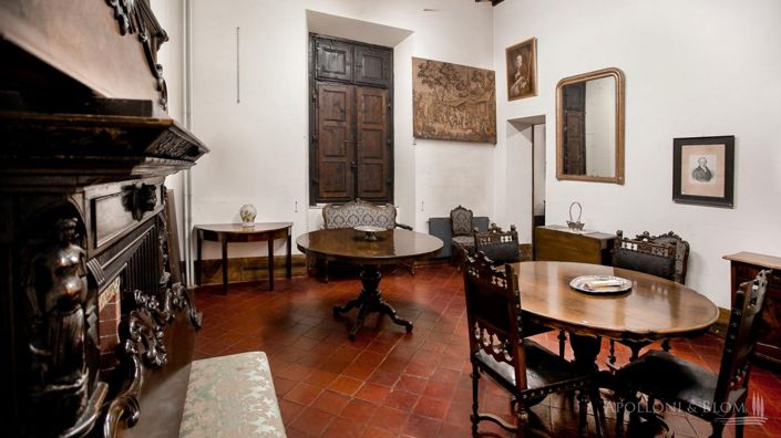 Image No.15-8 Bed Villa for sale