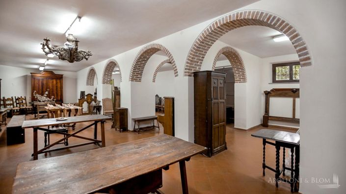 Image No.24-8 Bed Villa for sale