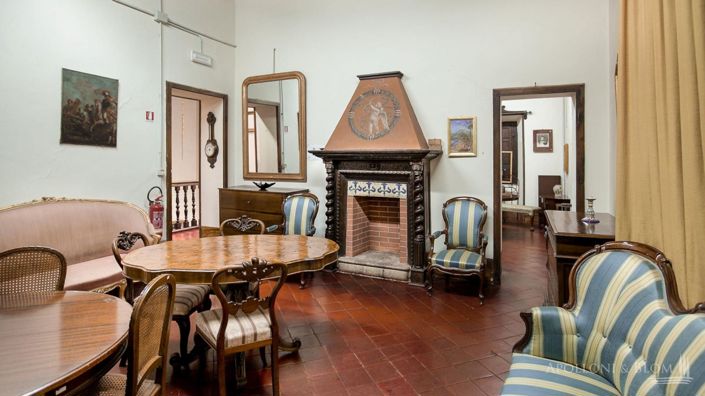 Image No.5-8 Bed Villa for sale