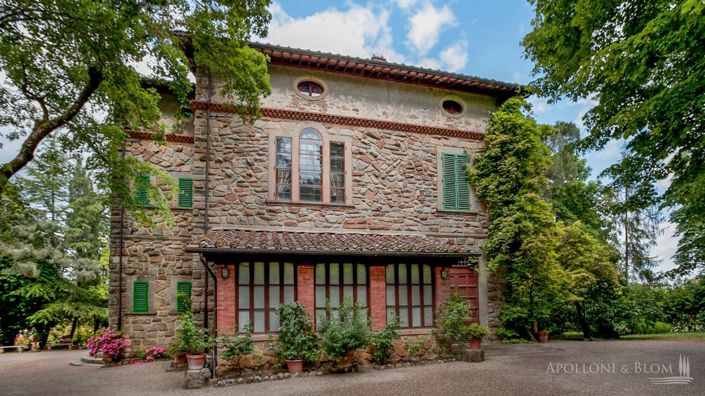 Image No.9-8 Bed Villa for sale