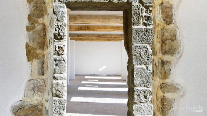 Image No.8-5 Bed Apartment for sale