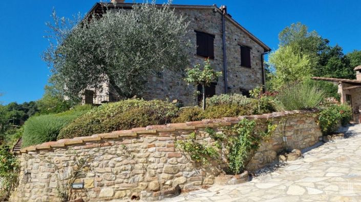 Image No.10-6 Bed Apartment for sale