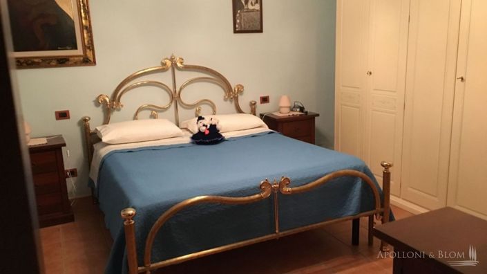 Image No.22-6 Bed Apartment for sale