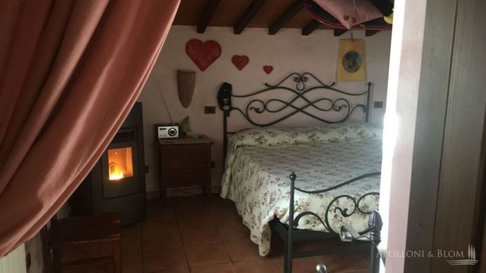 Image No.23-6 Bed Apartment for sale