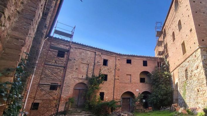 Image No.18-10 Bed Chateaux for sale