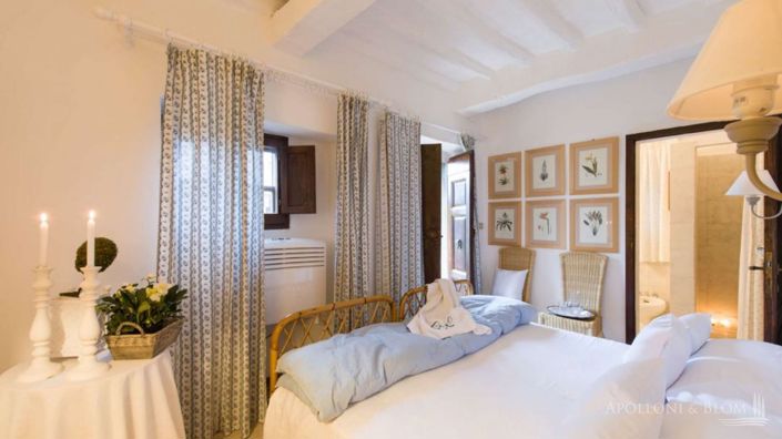 Image No.13-8 Bed Apartment for sale