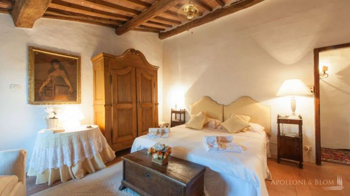 Image No.16-8 Bed Apartment for sale