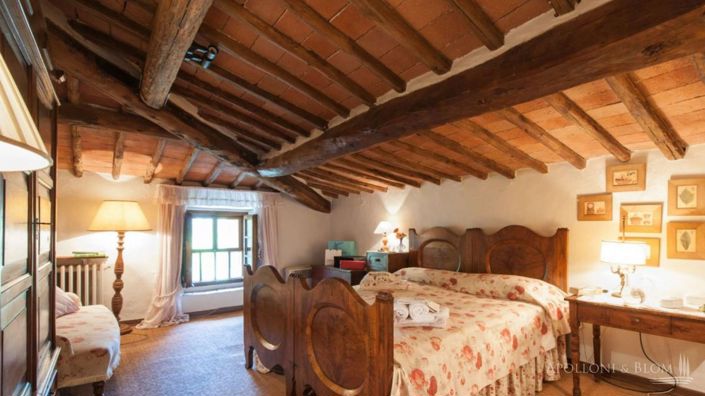 Image No.18-8 Bed Apartment for sale