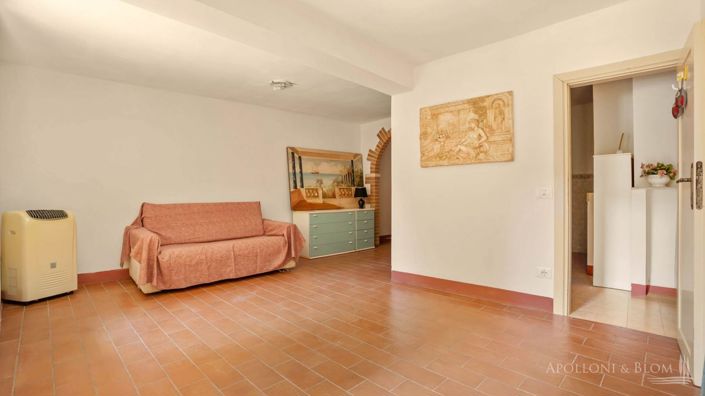Image No.24-3 Bed Apartment for sale