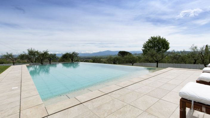 Image No.15-7 Bed Villa for sale