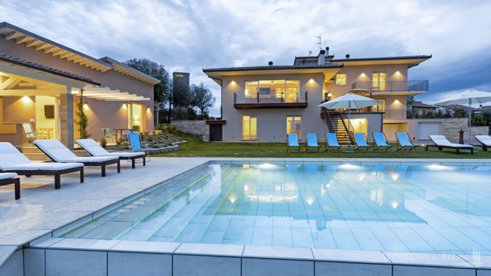 Image No.19-7 Bed Villa for sale