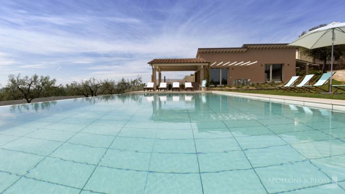 Image No.5-7 Bed Villa for sale