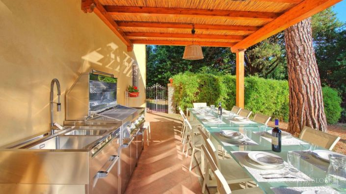 Image No.16-7 Bed Apartment for sale