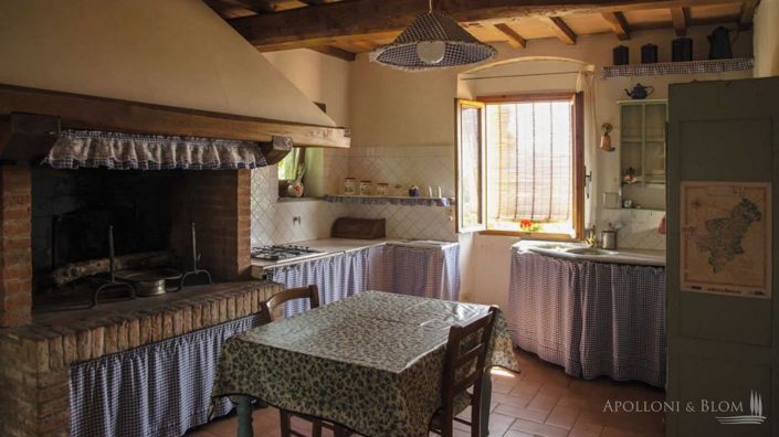 Image No.7-11 Bed Apartment for sale