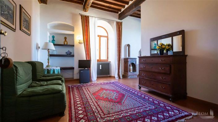 Image No.3-13 Bed Apartment for sale