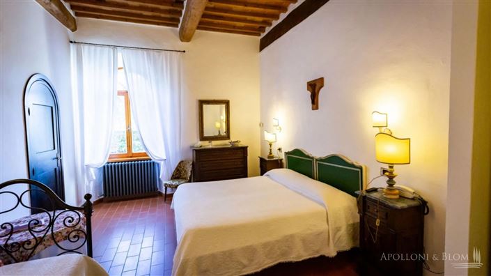 Image No.7-13 Bed Apartment for sale